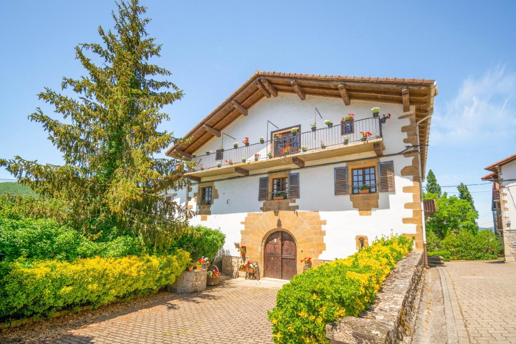 Casa Rural Arotzenia, Hogar Rustico En Pleno Valle De La Ulzama Lizaso Exterior foto